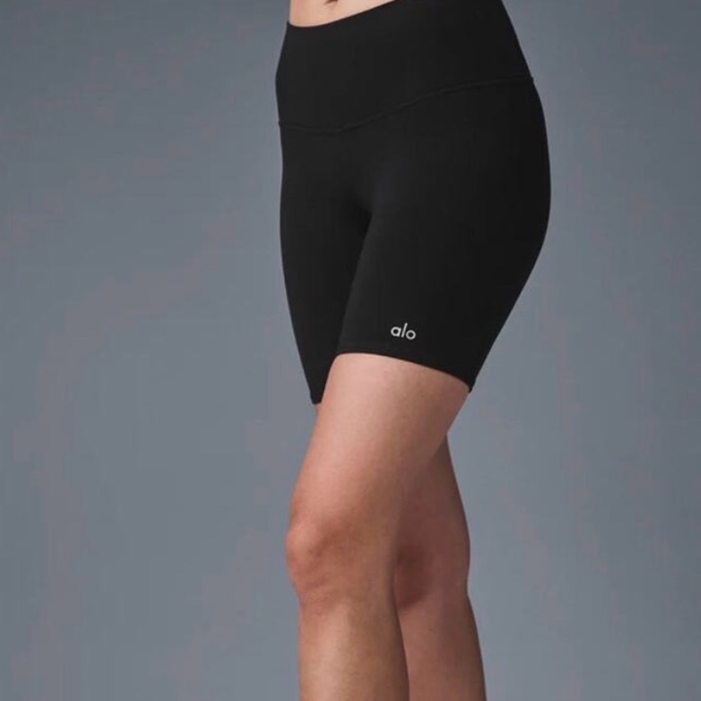 ALO Yoga Women's Black Bike Shorts